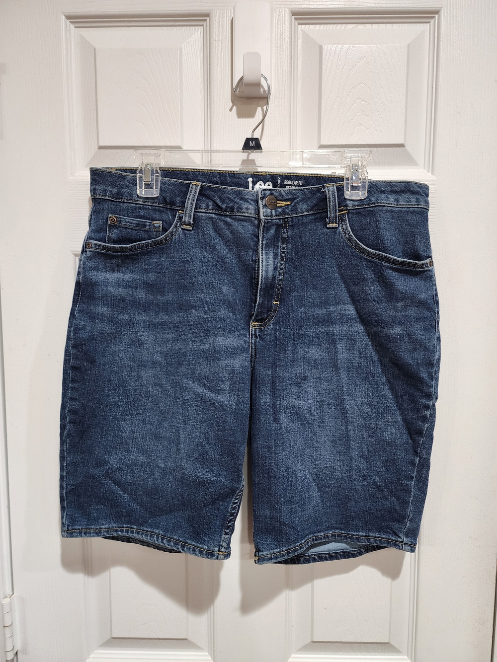 Lee Women’s Size 14M Mid Rise Regular Fit Care307 Bermuda Pocket Denim Shorts